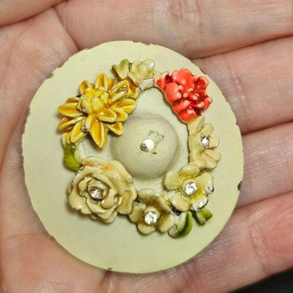 BSK vintage My Fair Lady hat brooch gold cream floral yellow